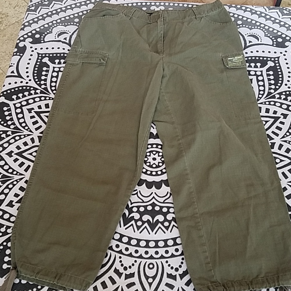 🐞DKNY Khaki pants🐞